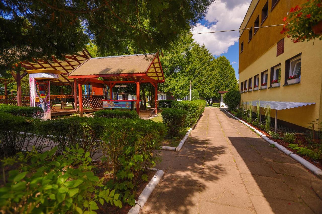 Osrodek Wypoczynkowy Dolomity Jedwabno Exterior foto